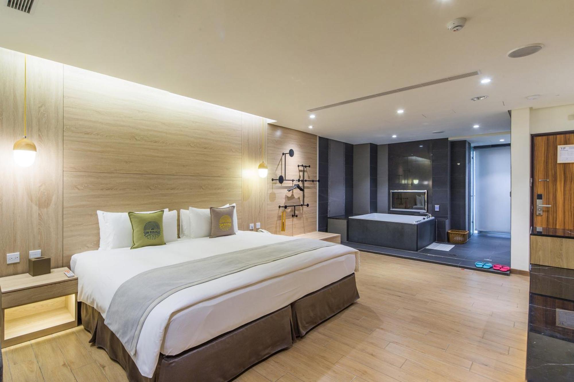 צ'יאיי סיטי Sun Dialogue Hotel-By Cosmos Creation מראה חיצוני תמונה